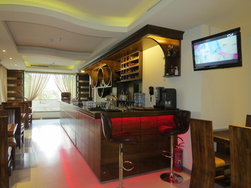 Le Noble Hotel Zouk El Kharab Kültér fotó