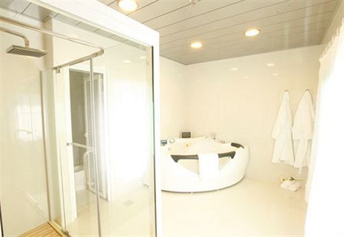 Le Noble Hotel Zouk El Kharab Kültér fotó